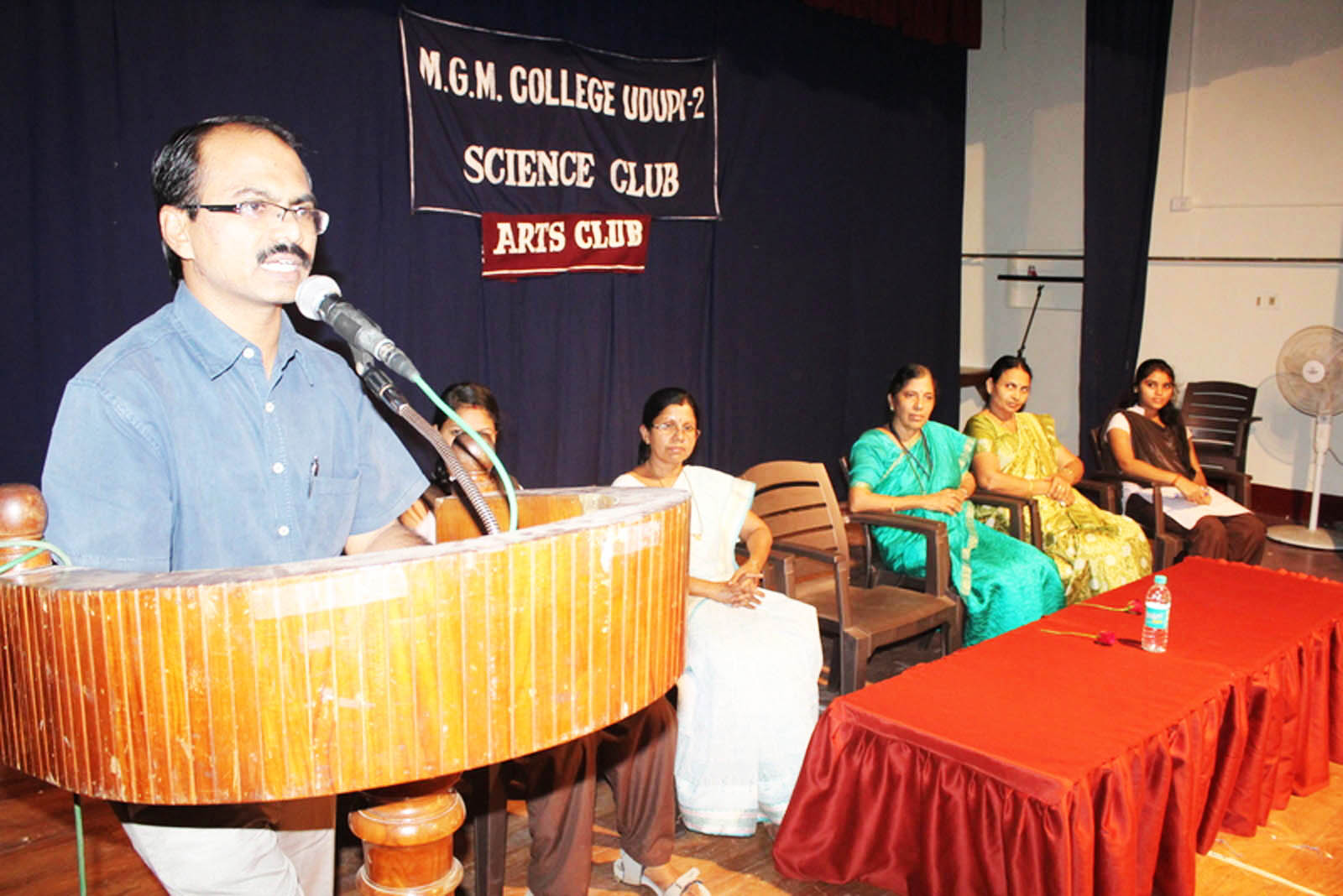 ‘ವಿದ್ಯಾರ್ಥಿಗಳು ತಮ್ಮ ಶಕ್ತಿ, ದೌರ್ಬಲ್ಯಗಳನ್ನು ಅರಿತುಕೊಳ್ಳಬೇಕು’